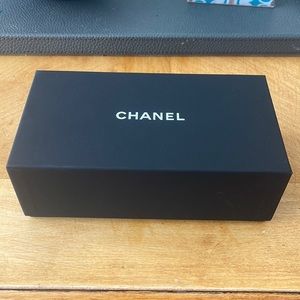 Chanel box
